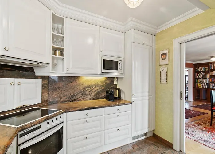 Spacious Penthouse With Stephen Cathedral View *