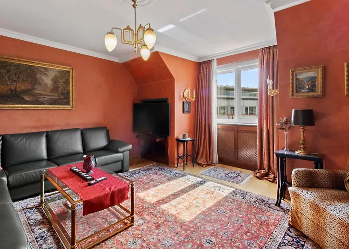 Spacious Penthouse With Stephen Cathedral View *