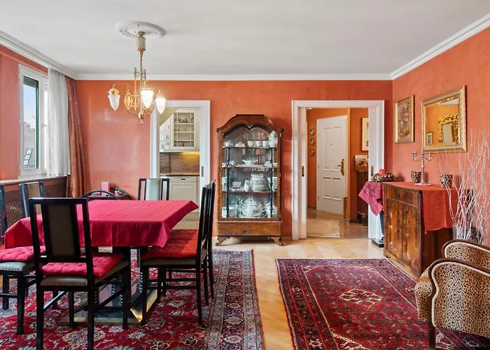 Spacious Penthouse With Stephen Cathedral View *